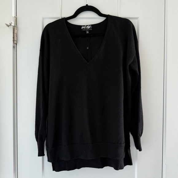 Lord & Taylor black merino wool V-neck relaxed fit sweater - Large NWT - Picture 2 of 6